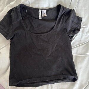 H&M Women's Black Crop-top